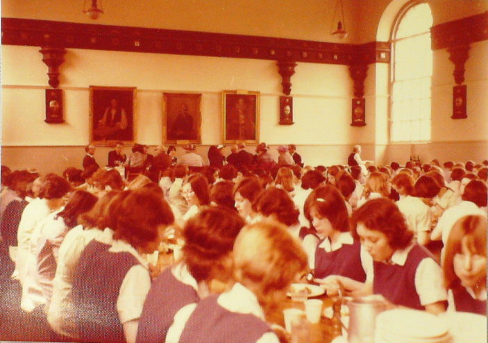 A full dining hall